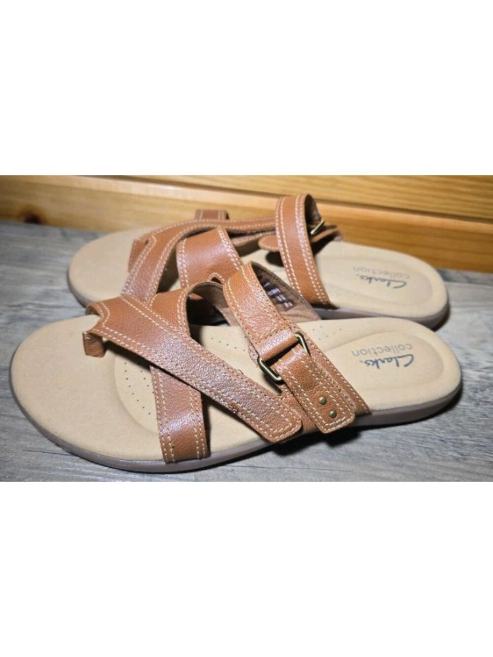 Clark's Size 9w Collection Elizabelle Bay Brown Leather Thong Sandels Adjustable - Picture 3 of 10